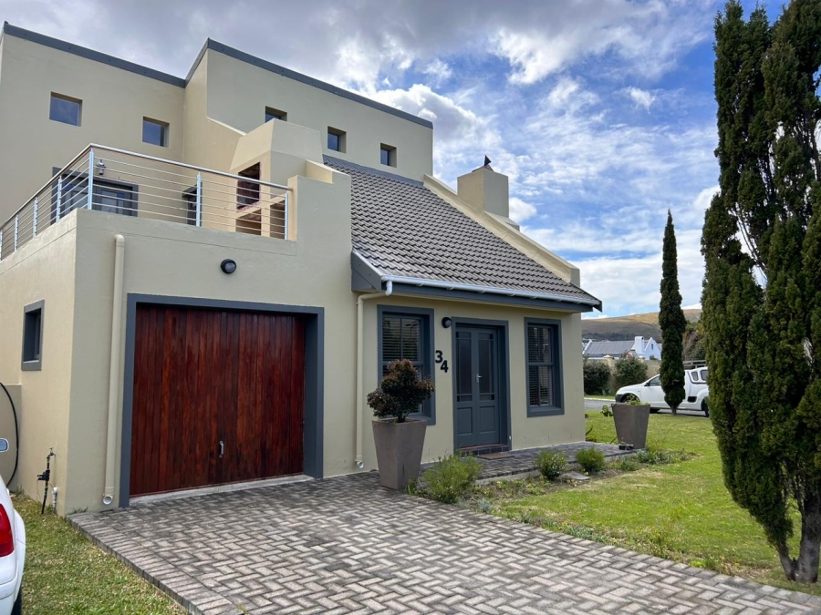 2 Bedroom Property for Sale in Sandbaai Western Cape